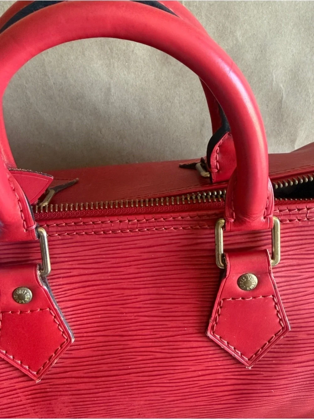 Louis Vuitton Speedy 30 in Épi Leather